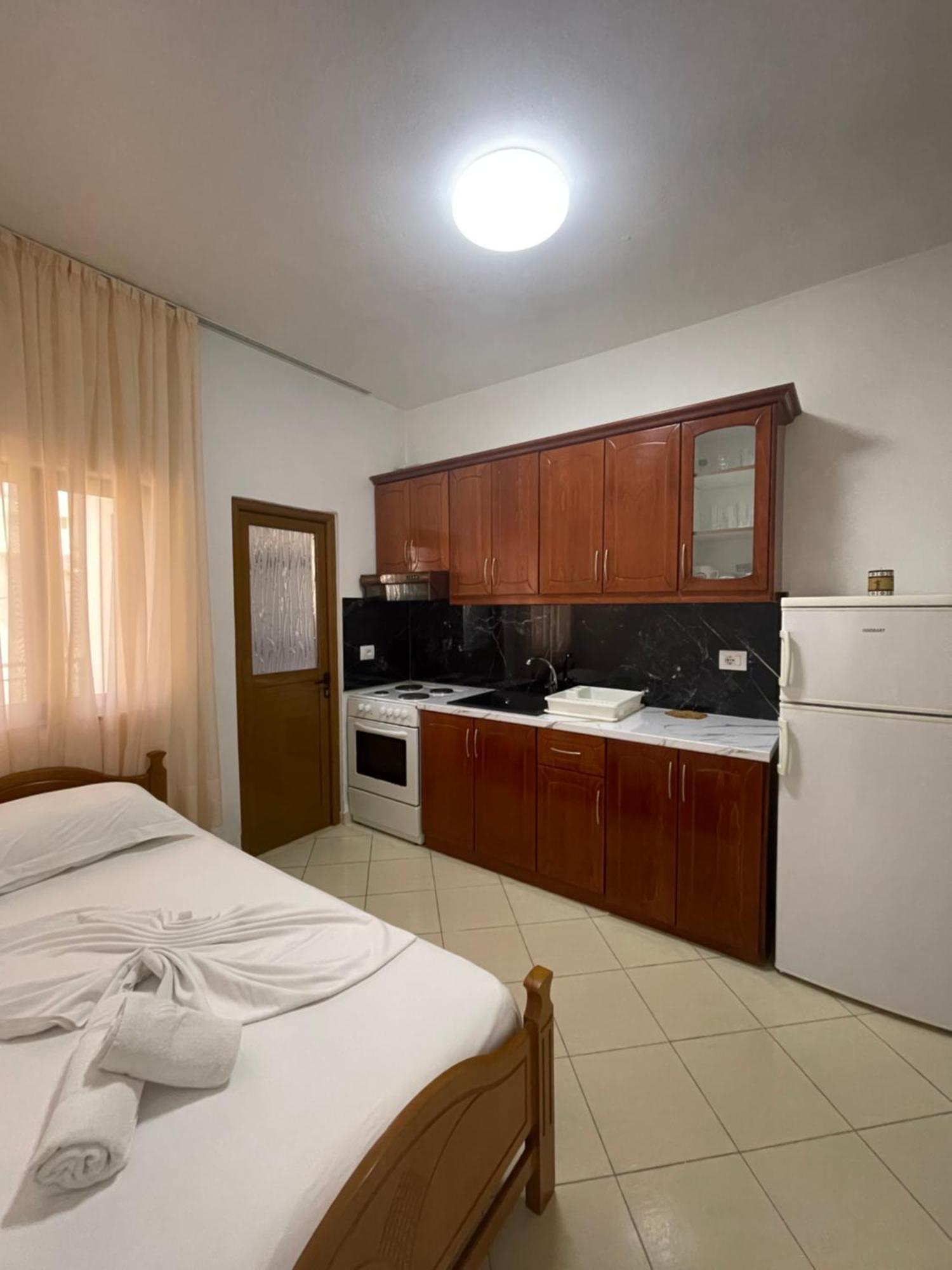 Summerland Saranda Luaran gambar